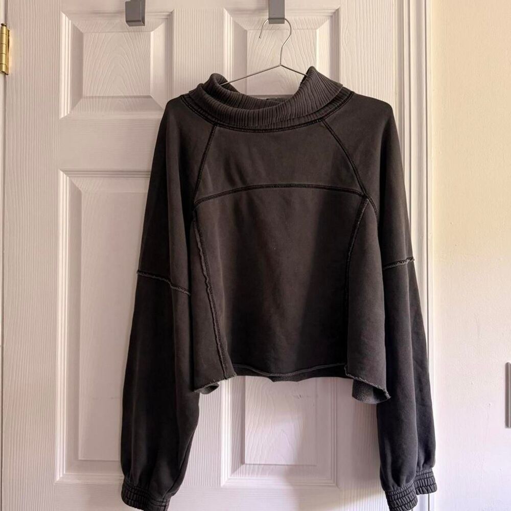 Aerie New Heights Turtleneck Cropped Sweatshirt